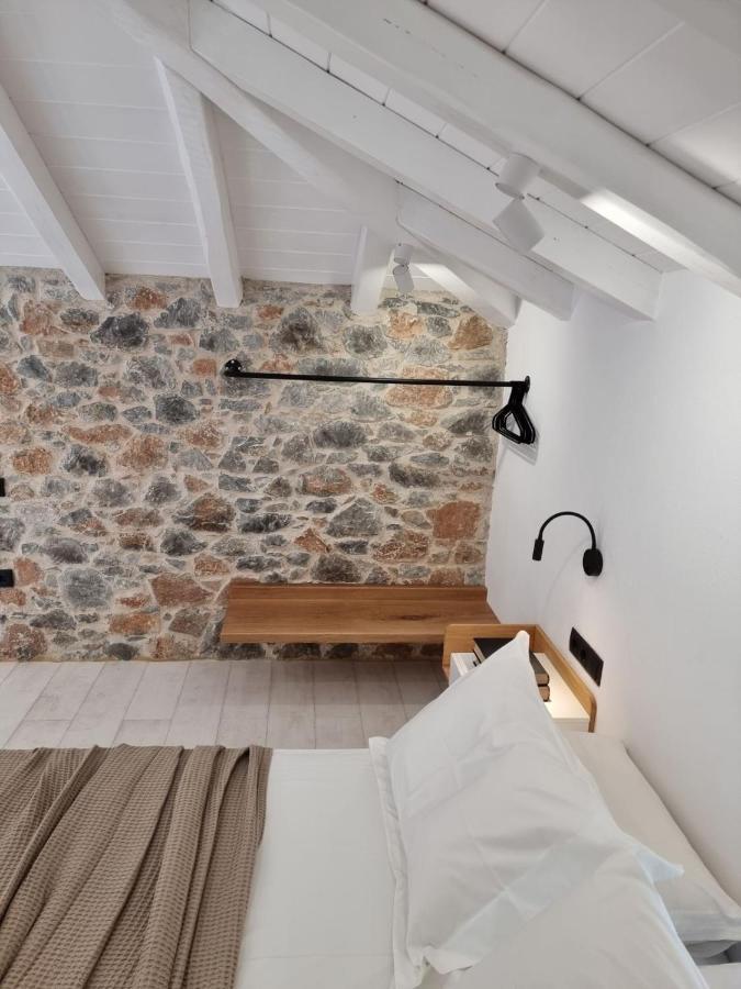 Stone Build Suite With Private Pool Kolios Zewnętrze zdjęcie