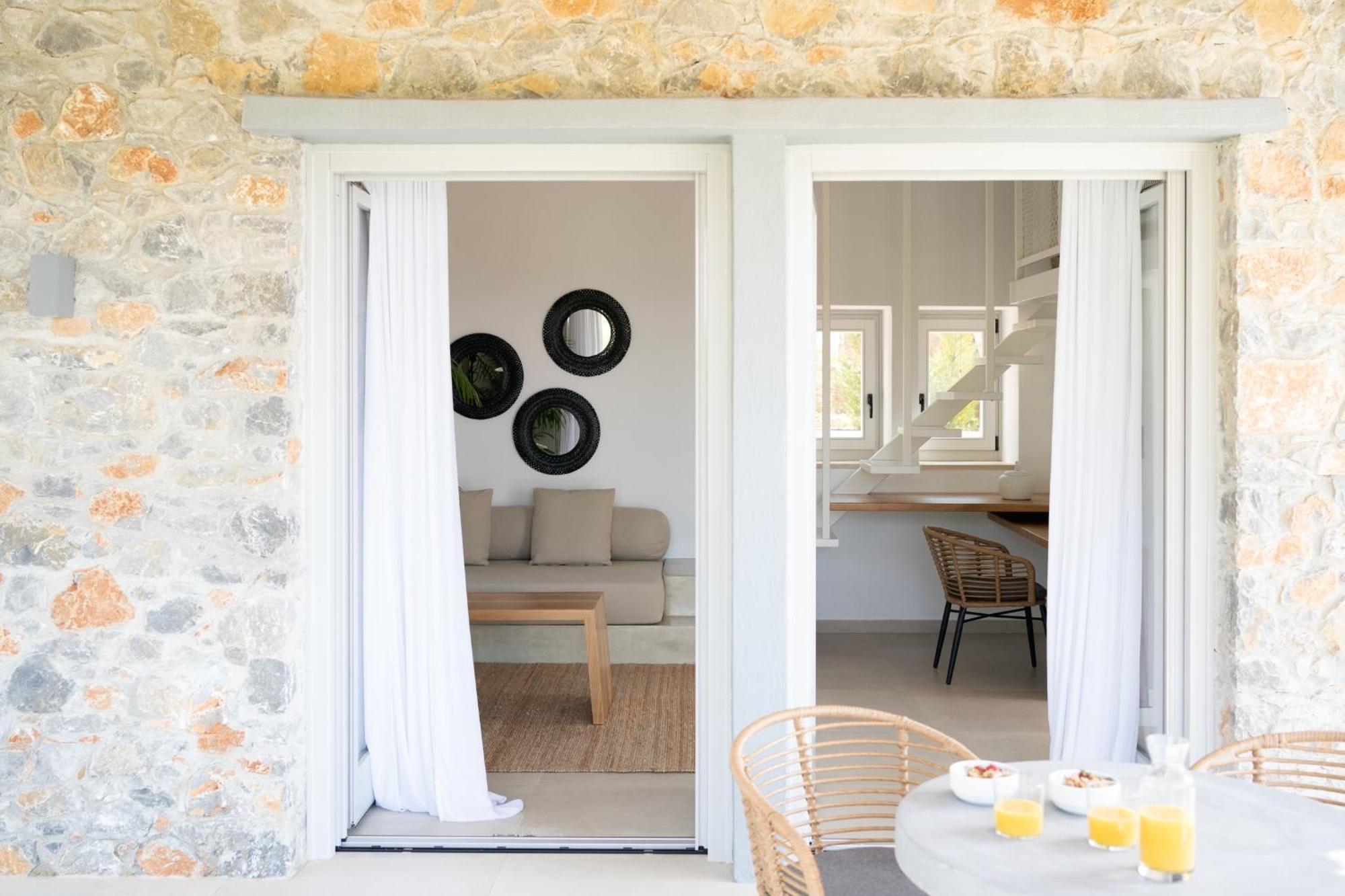 Stone Build Suite With Private Pool Kolios Zewnętrze zdjęcie